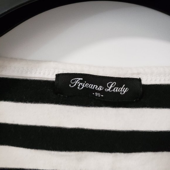 Tee (fits S) - Picture 3 of 3